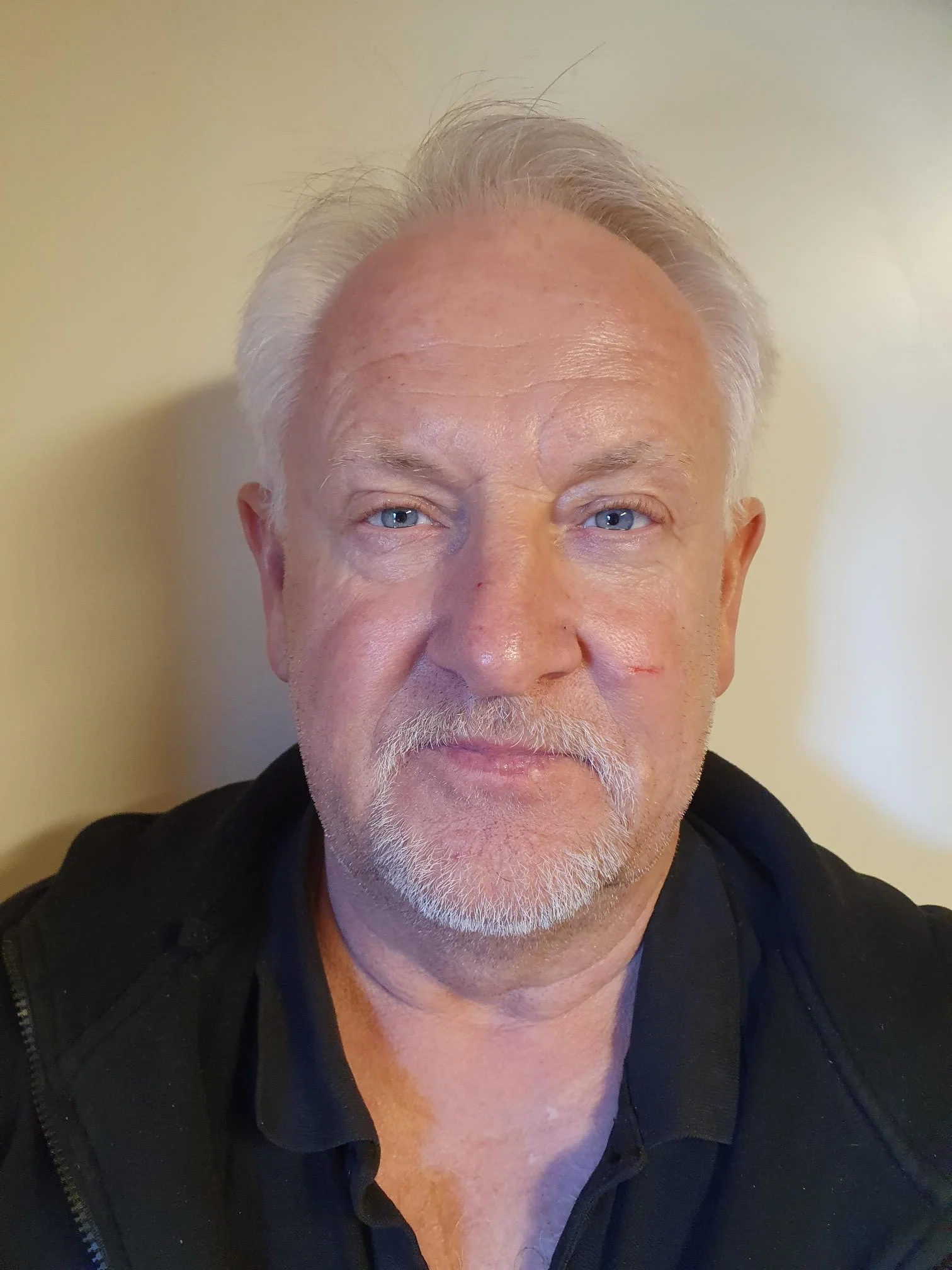 Frank Robert Nilssen, Montør hos Kjosavik Møbel